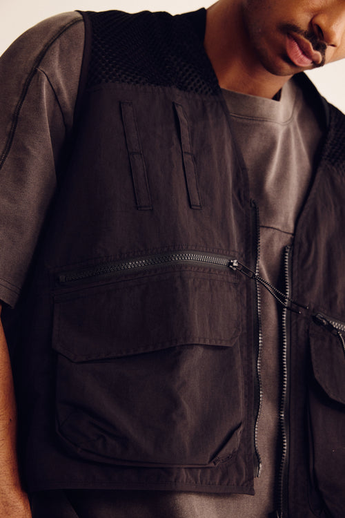 NYLON UTILITY CARGO VEST - BLACK