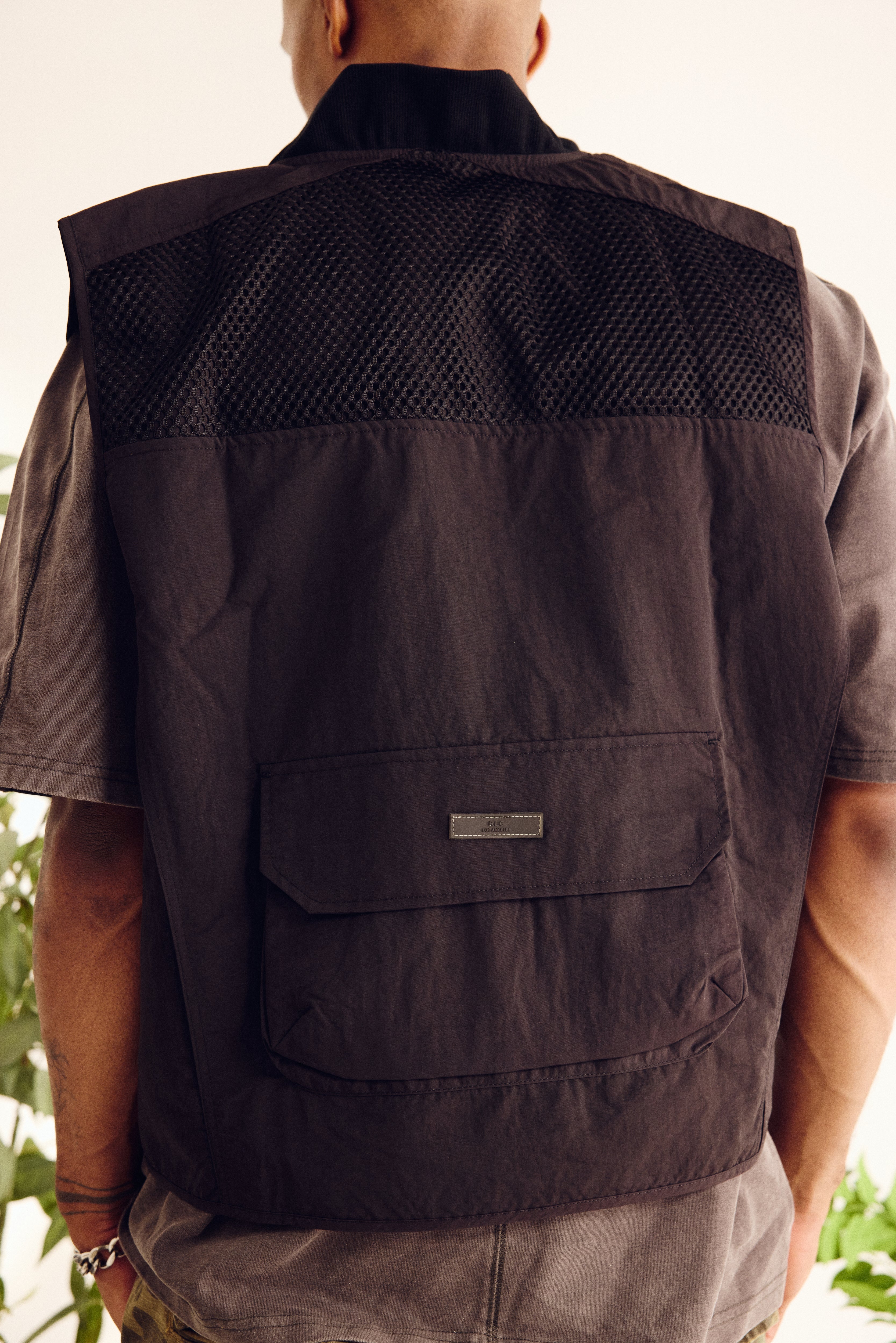 NYLON UTILITY CARGO VEST - BLACK