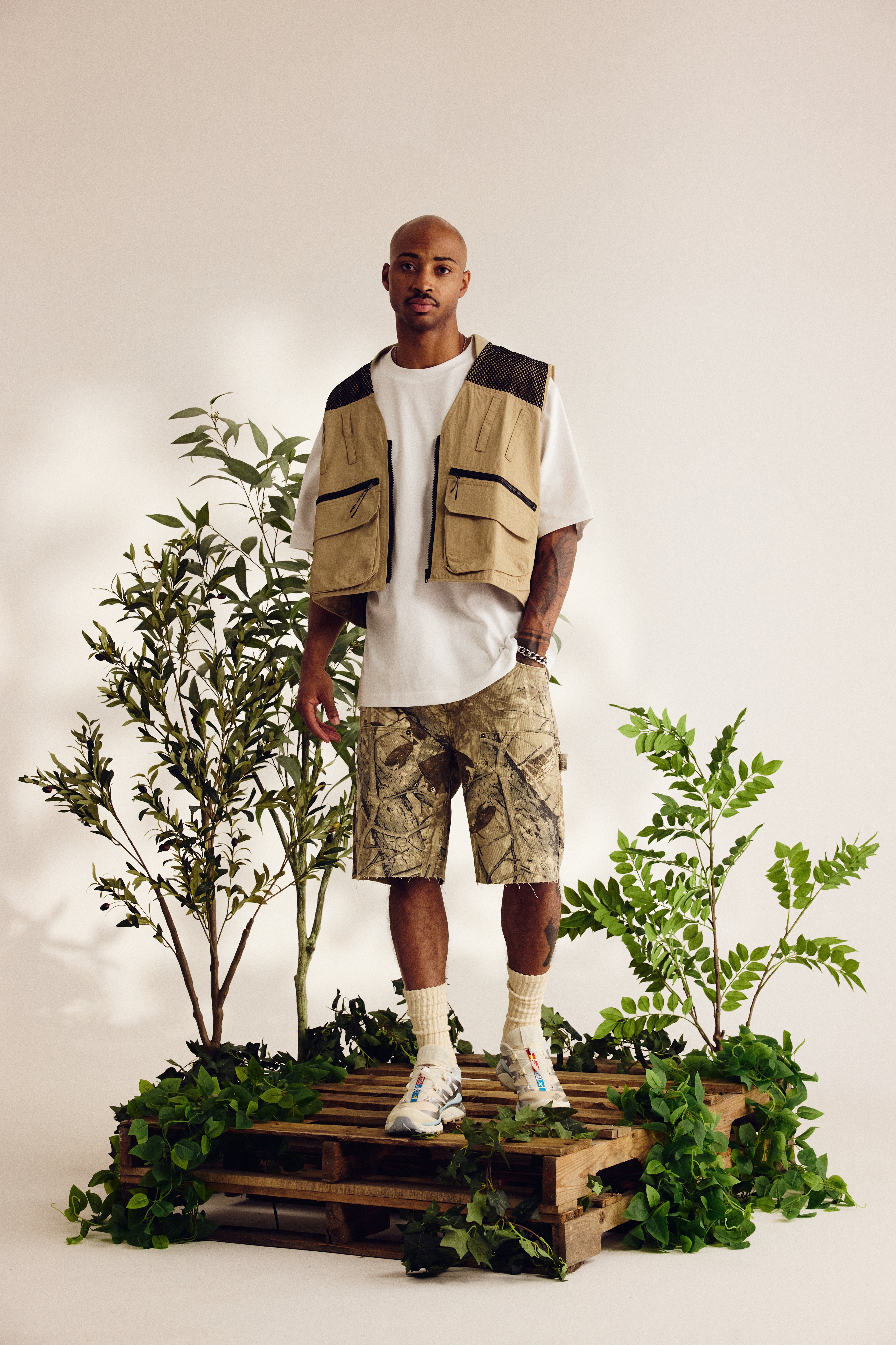NYLON UTILITY CARGO VEST - SAND