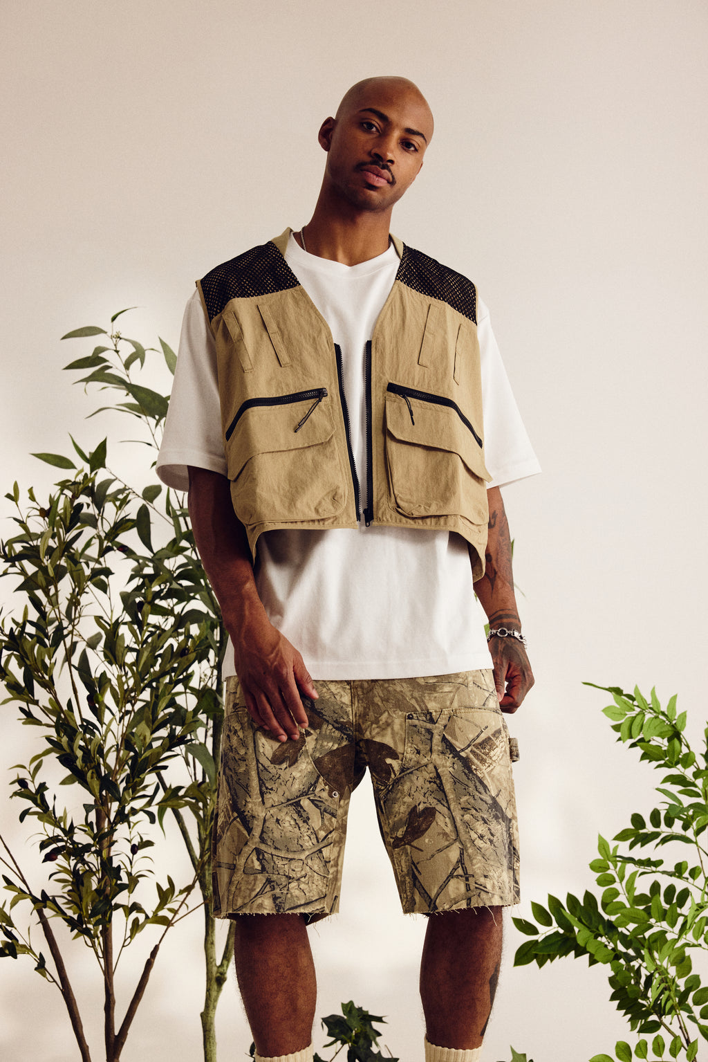 NYLON UTILITY CARGO VEST - SAND