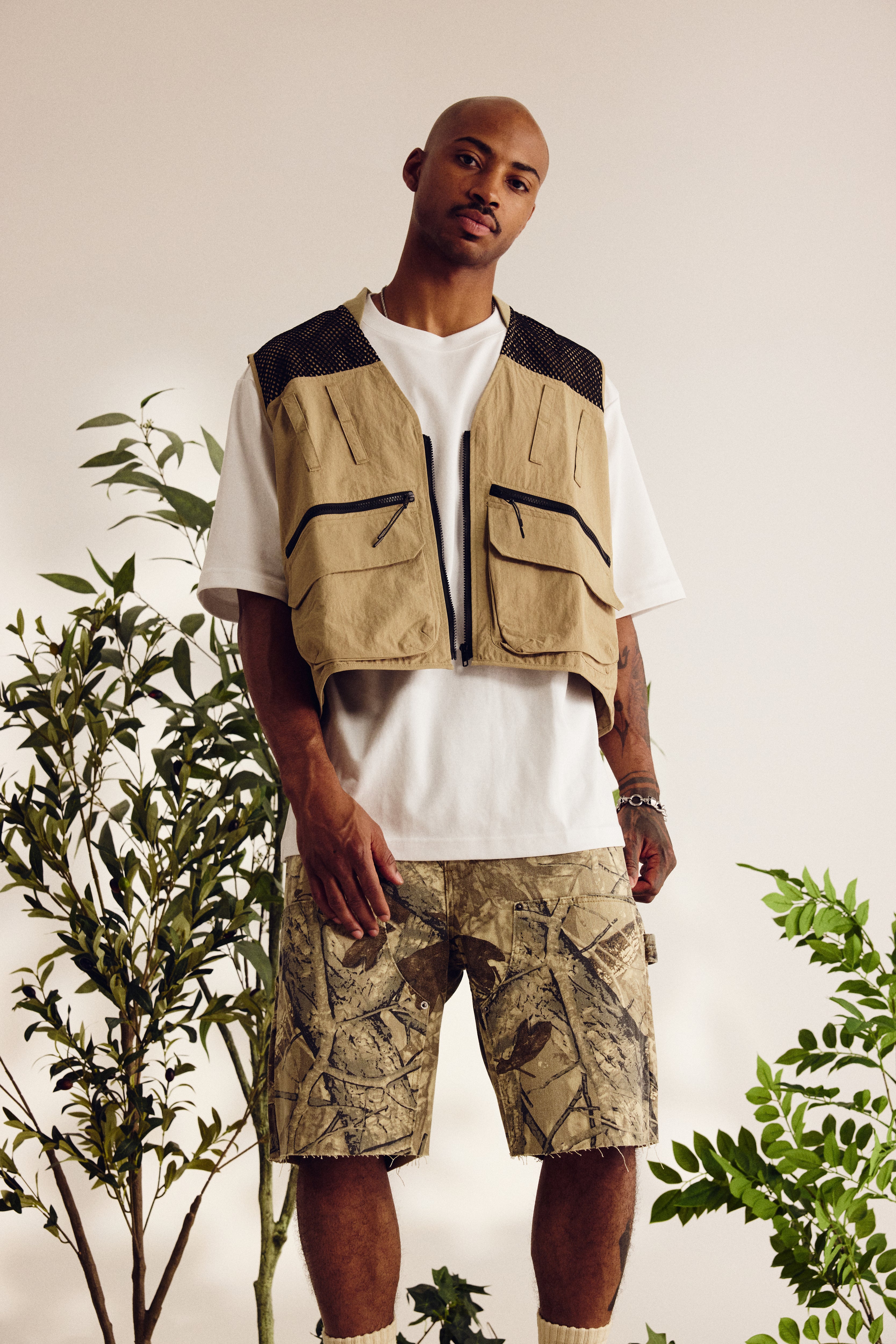NYLON UTILITY CARGO VEST - SAND