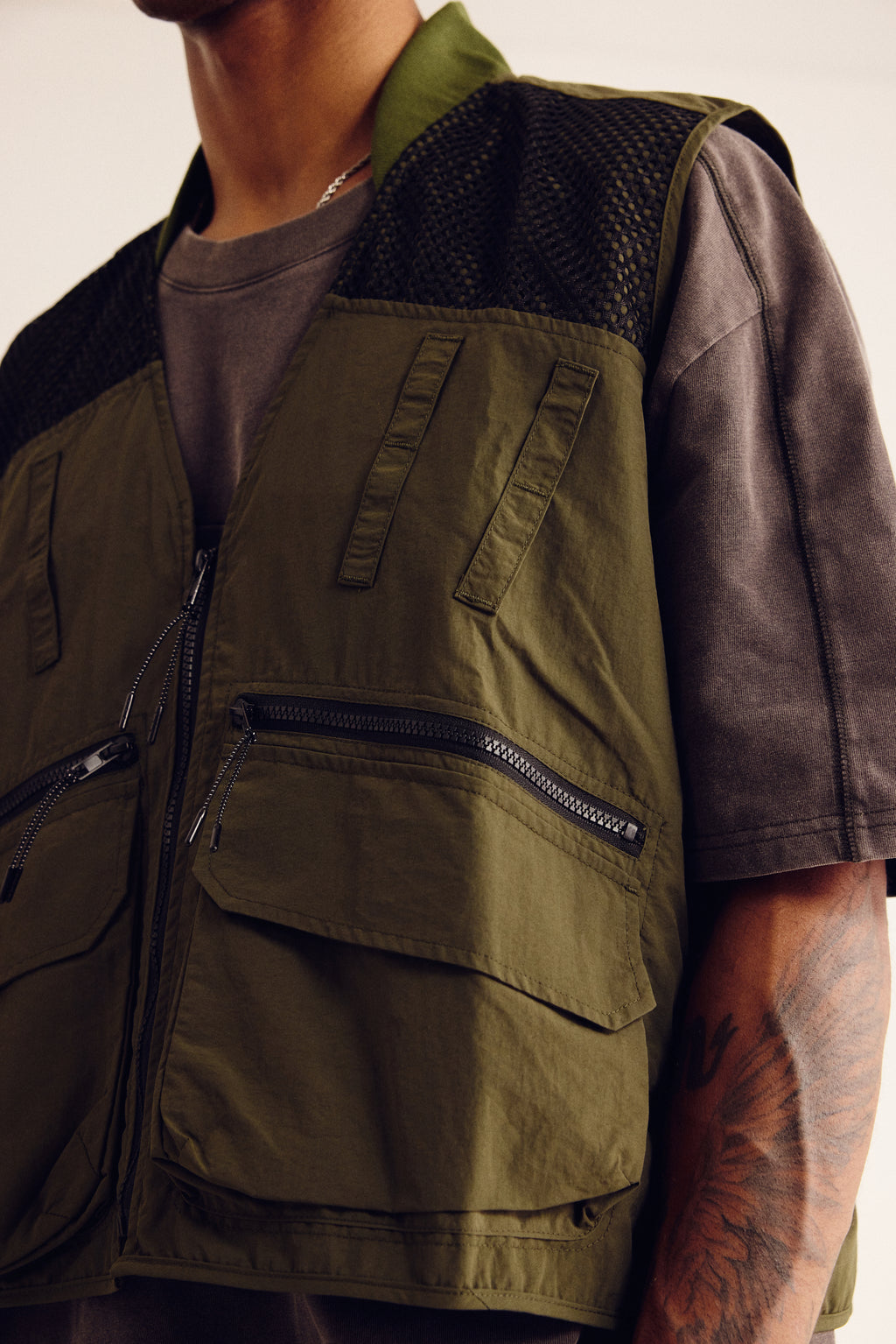NYLON UTILITY CARGO VEST - FOREST GREEN