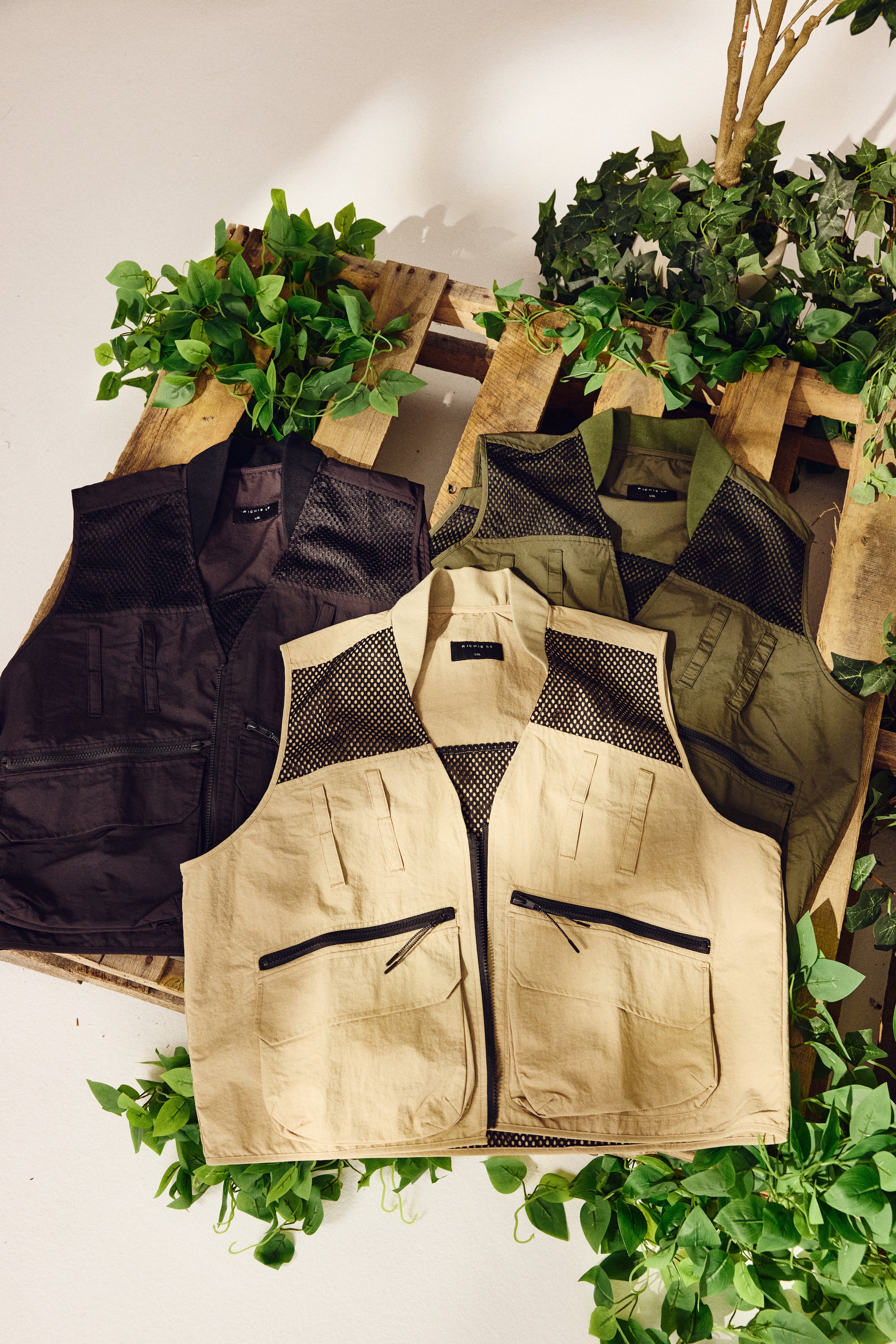 NYLON UTILITY CARGO VEST - BLACK