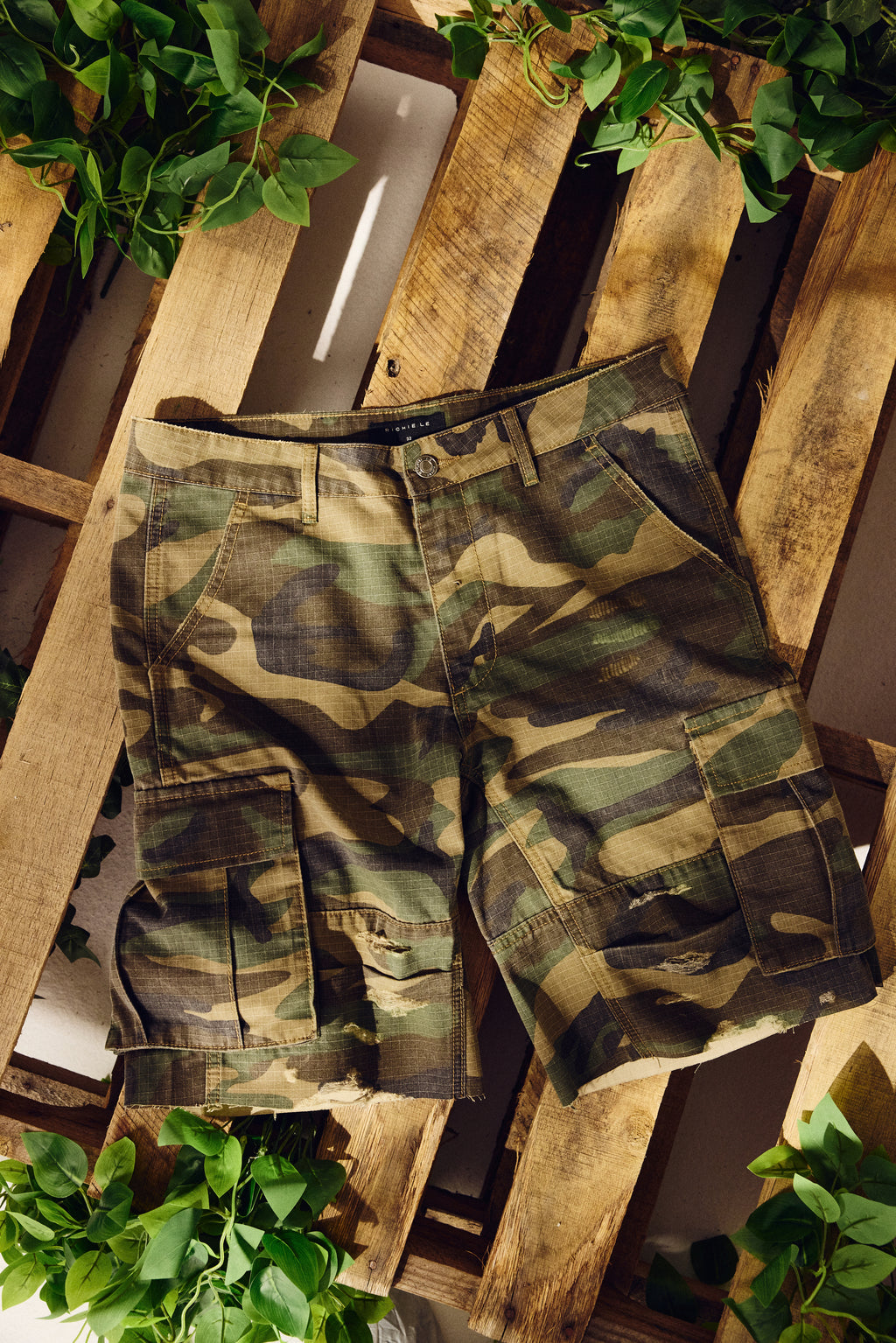 WASHED CAMO CARGO SHORT