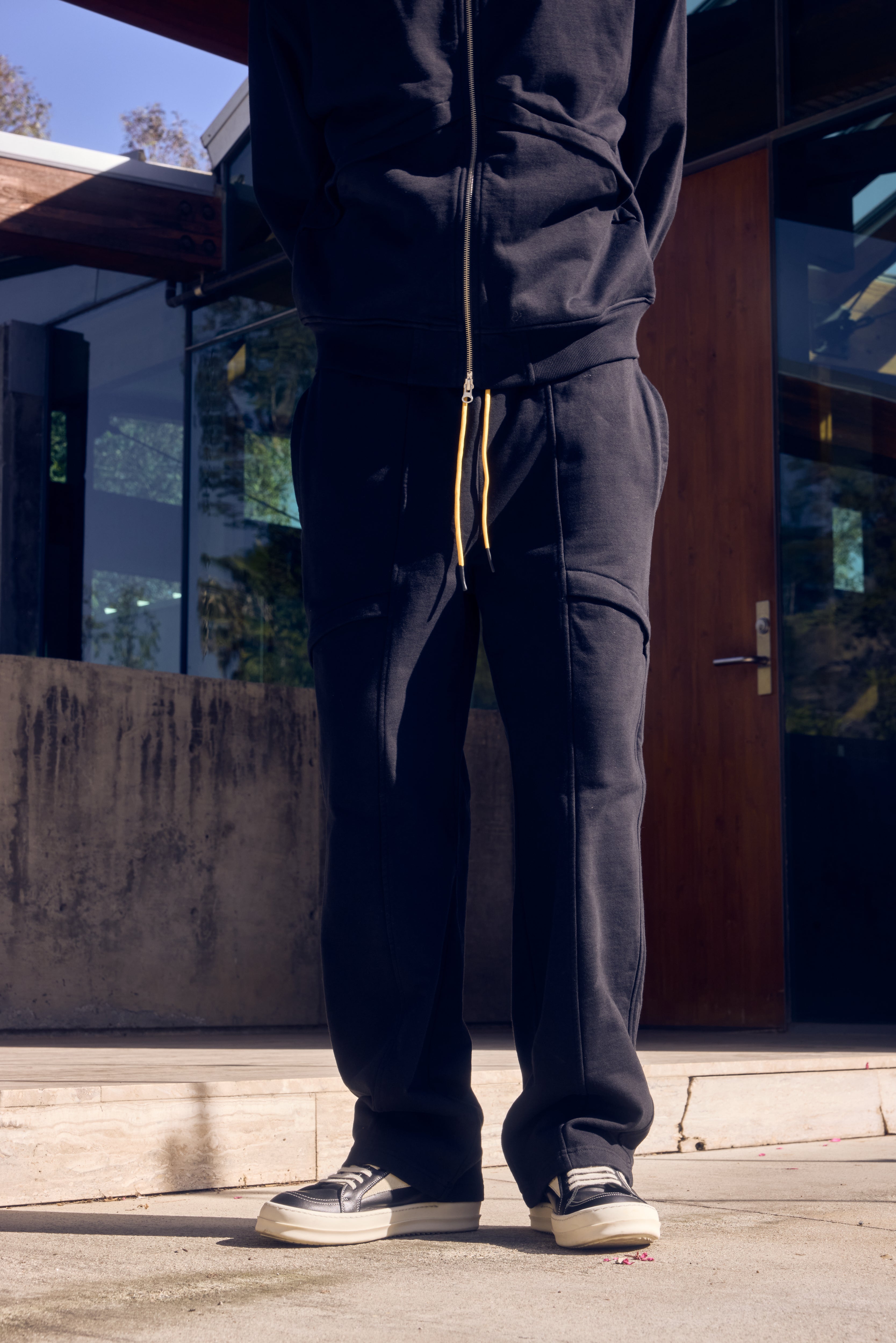 CHEVRON SWEATPANTS - BLACK