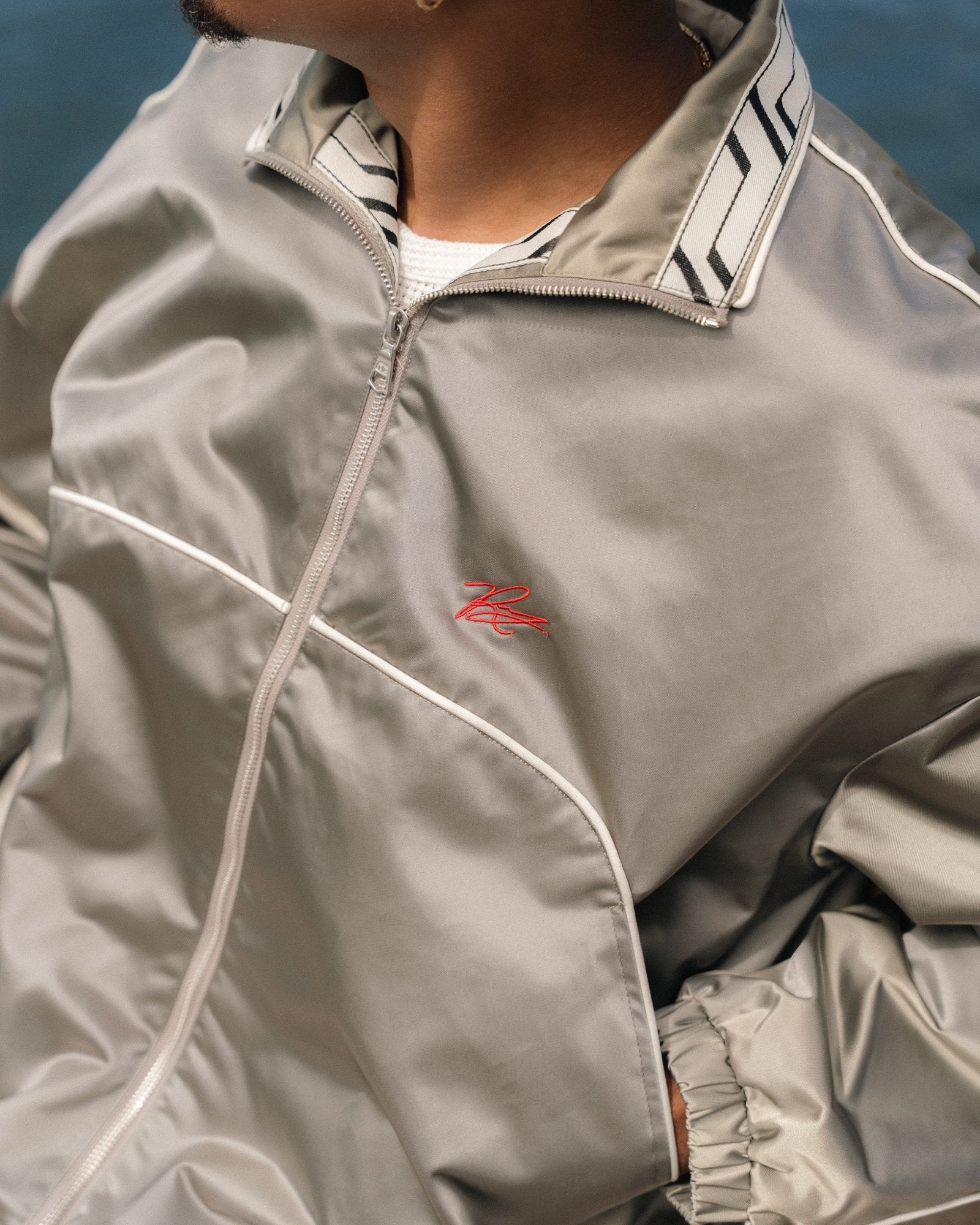 SIGNATURE SATIN JACKET - PEWTER