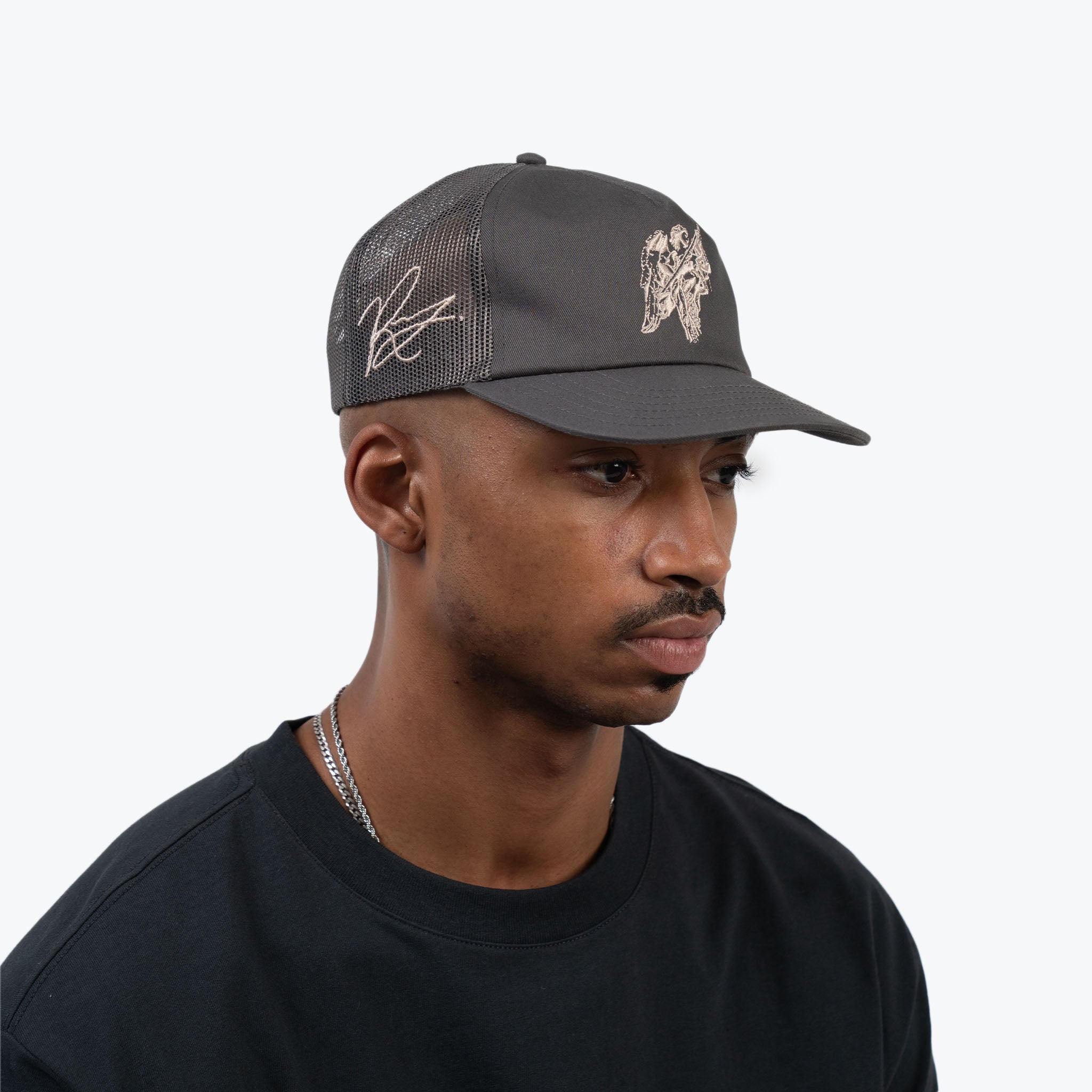 UNSTRUCTURED ANGEL TRUCKER HAT - CARBON GREY