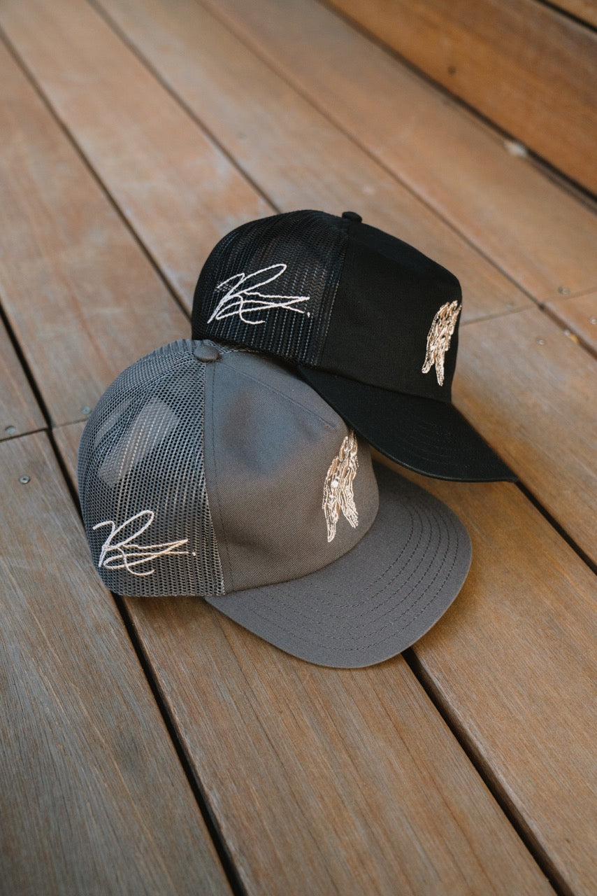 UNSTRUCTURED ANGEL TRUCKER HAT - CARBON GREY